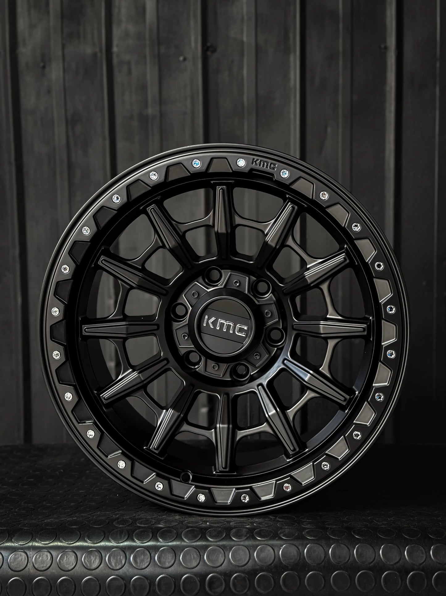 4 Llantas 17x9 6x139.7 Et-10 negro mate KMC