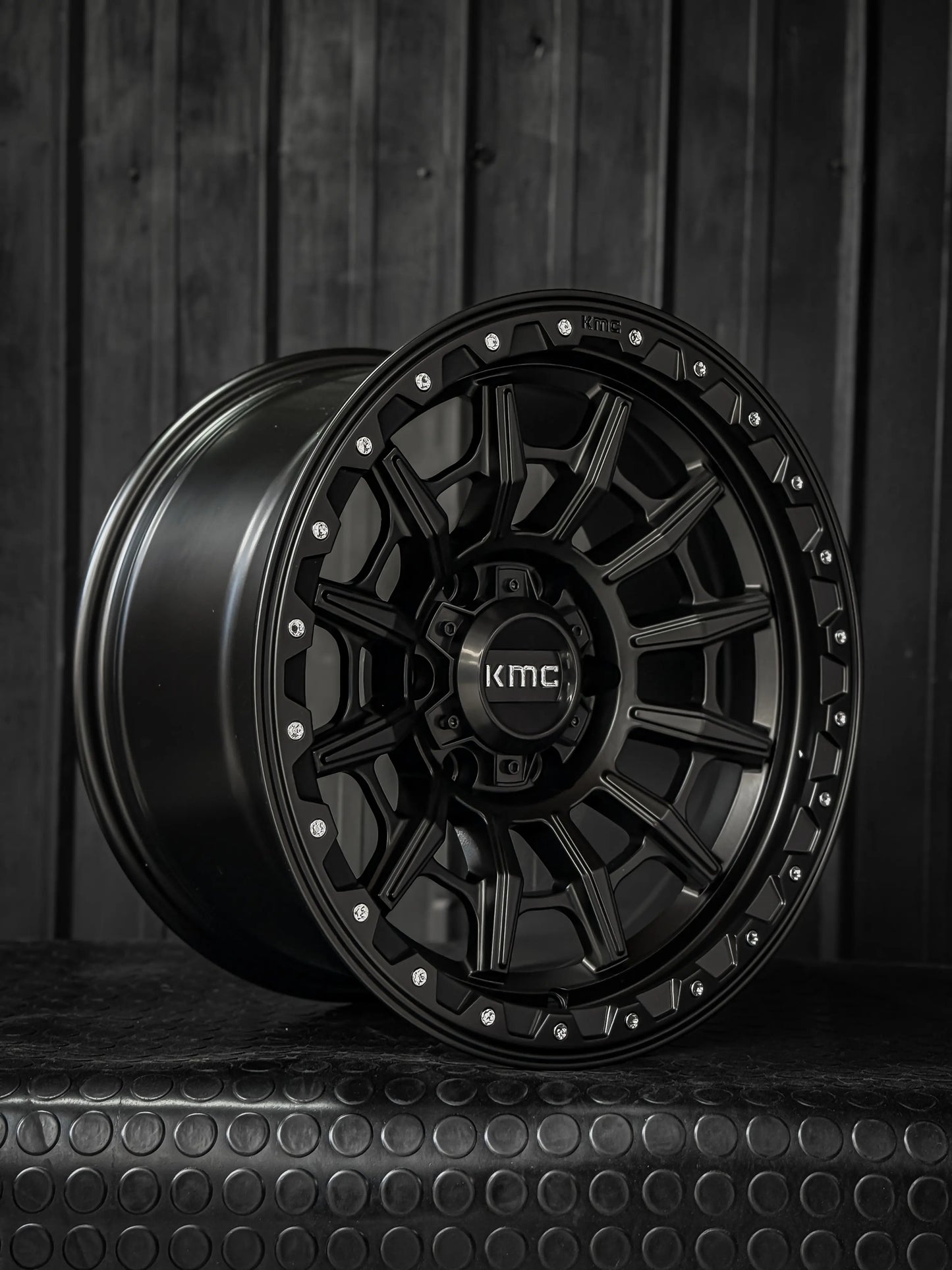 4 Llantas 17x9 6x139.7 Et-10 negro mate KMC