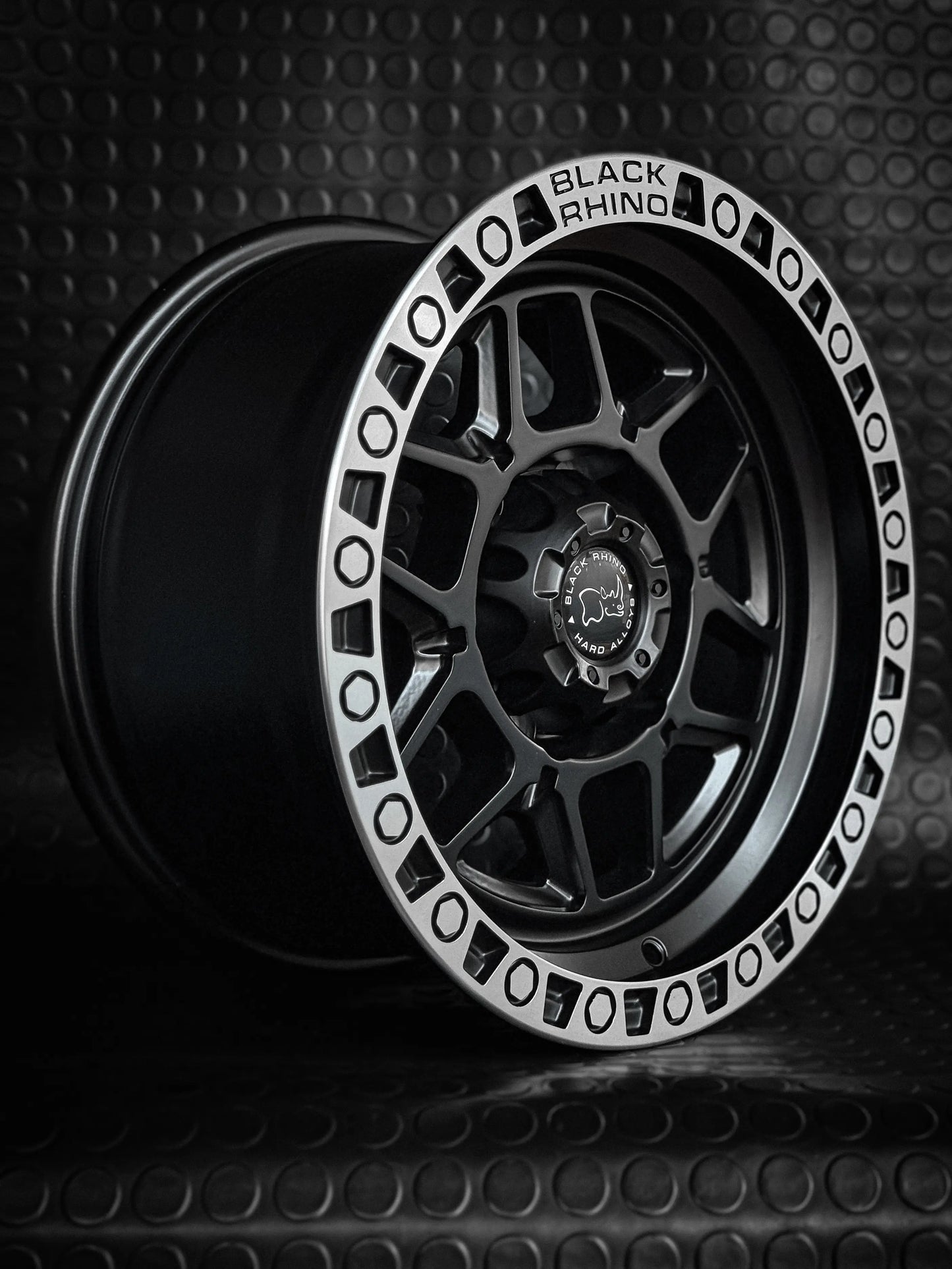 4 Llantas 17x9 6x139.7 BlackRhino ET 0 Negro mate borde Cromado